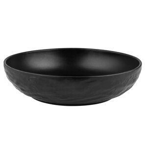čierny tanier na polievku 